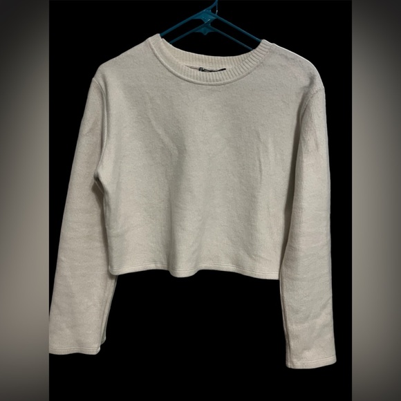 ZARA soft feel beige sweater. Size small - Picture 2 of 7